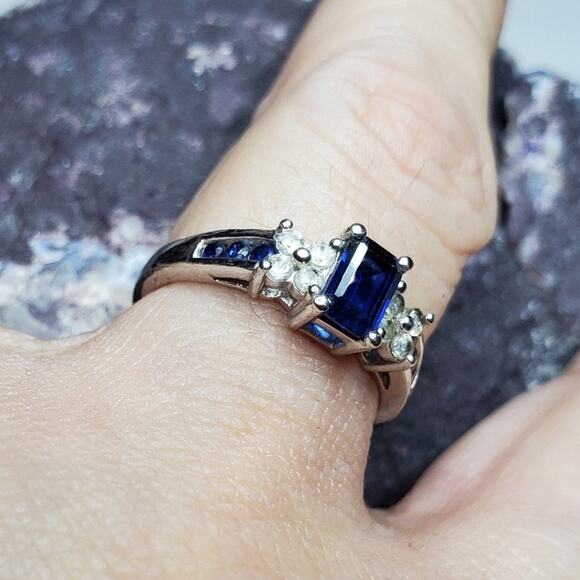Stamped 925 Sterling Silver Deep Blue Sapphire Faux Diamond Ring - Picture 8 of 9